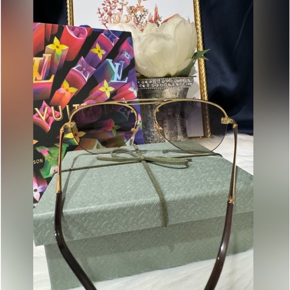 🧡Louis Vuitton Z1020W Gold Monogram Clockwise Sunglasses - Picture 7 of 14